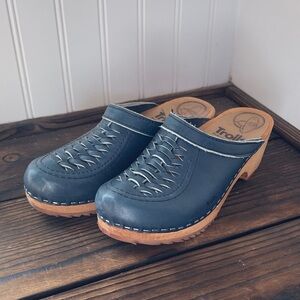 Trolls Beautiful Blue Braided Leather Clogs